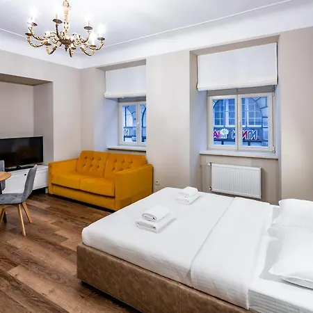Apartment Romari площа катедральна 8 *