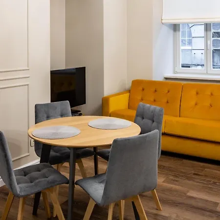 Romari площа катедральна 8 *