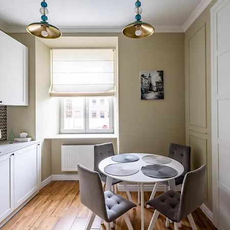 Romari площа катедральна 8 דירה