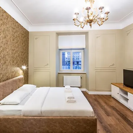 Romari площа катедральна 8 *