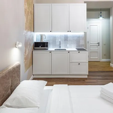 Romari площа катедральна 8 *