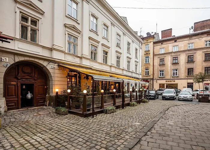 Romari площа катедральна 8