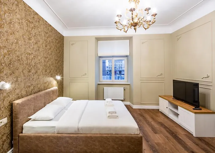 Romari площа катедральна 8 *