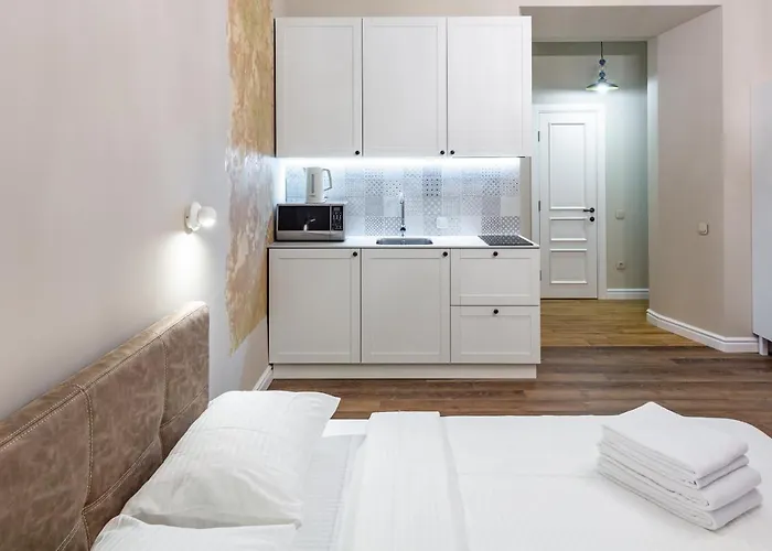 Romari площа катедральна 8 *