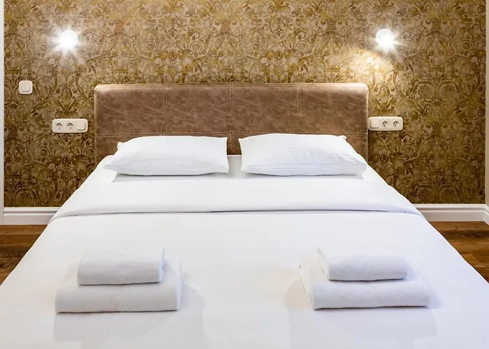 Romari площа катедральна 8